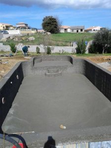 piscines béton corse