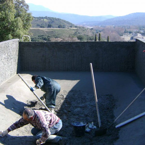 piscines béton corse