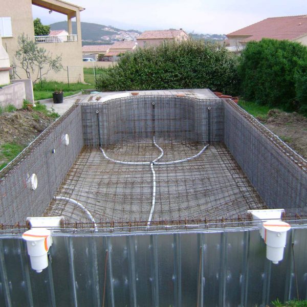 piscines béton corse