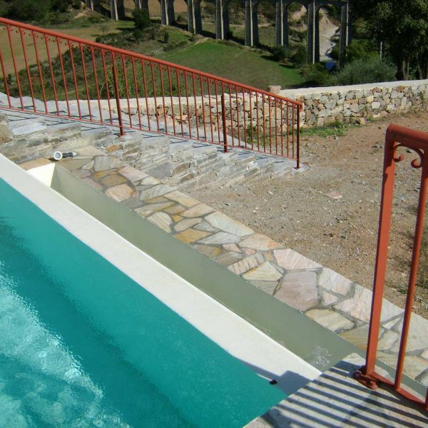 piscines béton corse