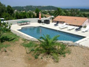 piscines béton corse