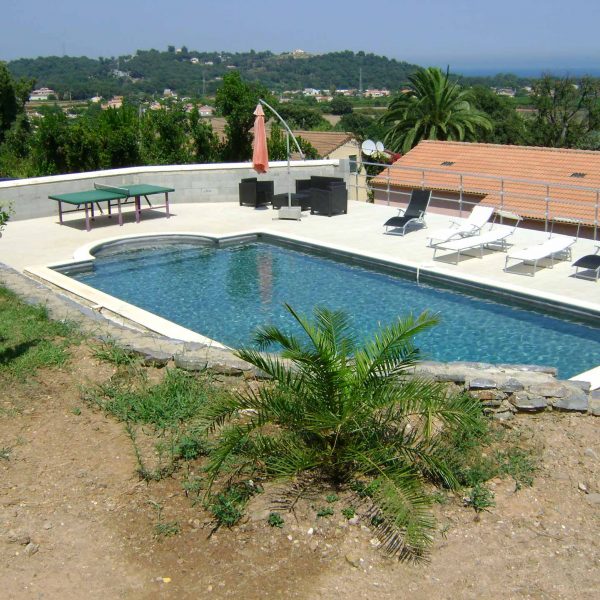 piscines béton corse