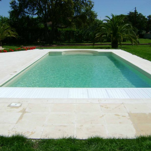 piscines béton corse