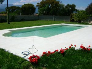 piscines béton corse