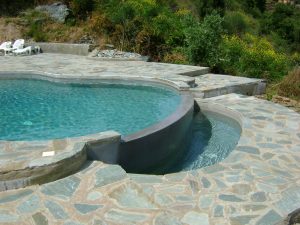 piscines béton corse