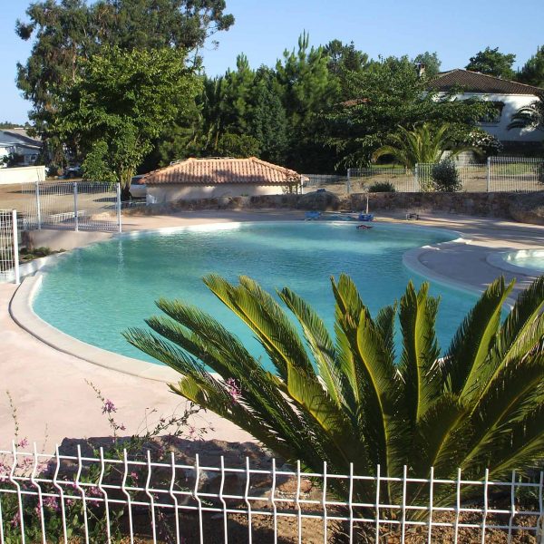 piscines béton corse